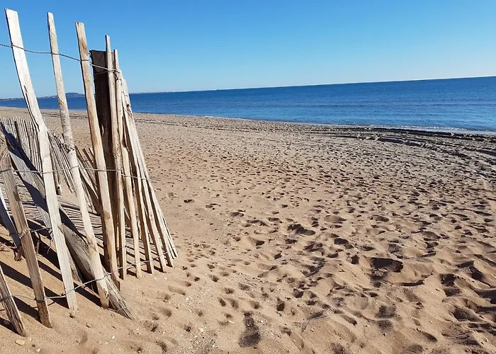 Вилла Belle Climatisee, Wifi, 3 Grande Terrasse Vue Reserve Naturelle Dans Securisee Avec Piscine Commune 800m De La Un Vrai Havre De Paix Lrcs107 Портирань